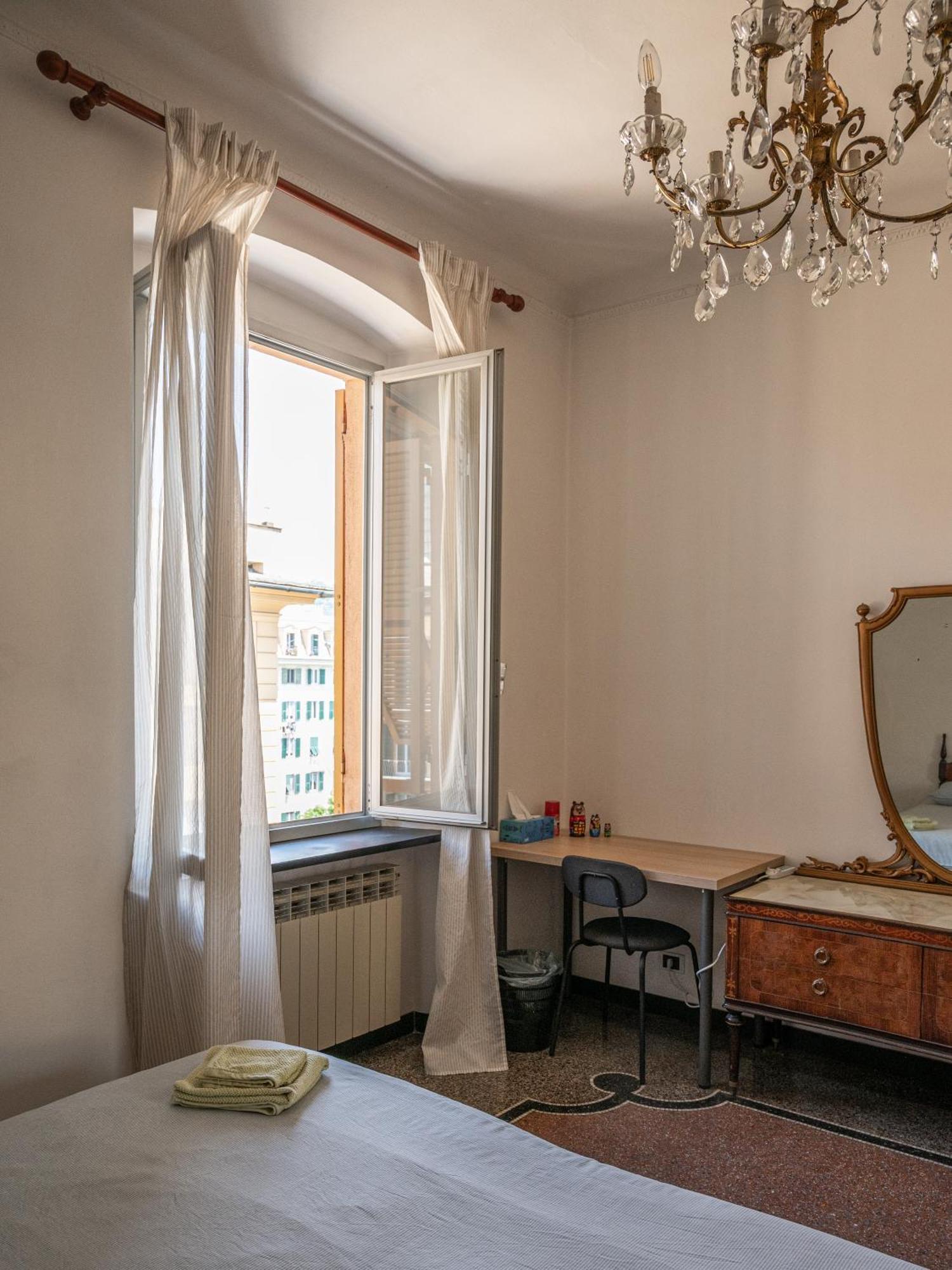 Habitación en casa particular Center Foce-genova *